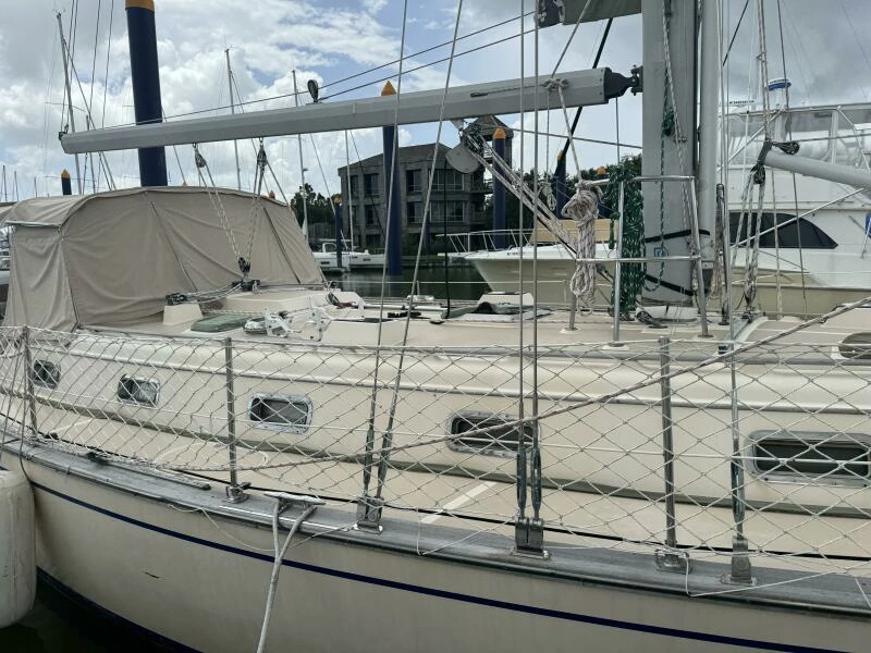 1992 Island Packet 44