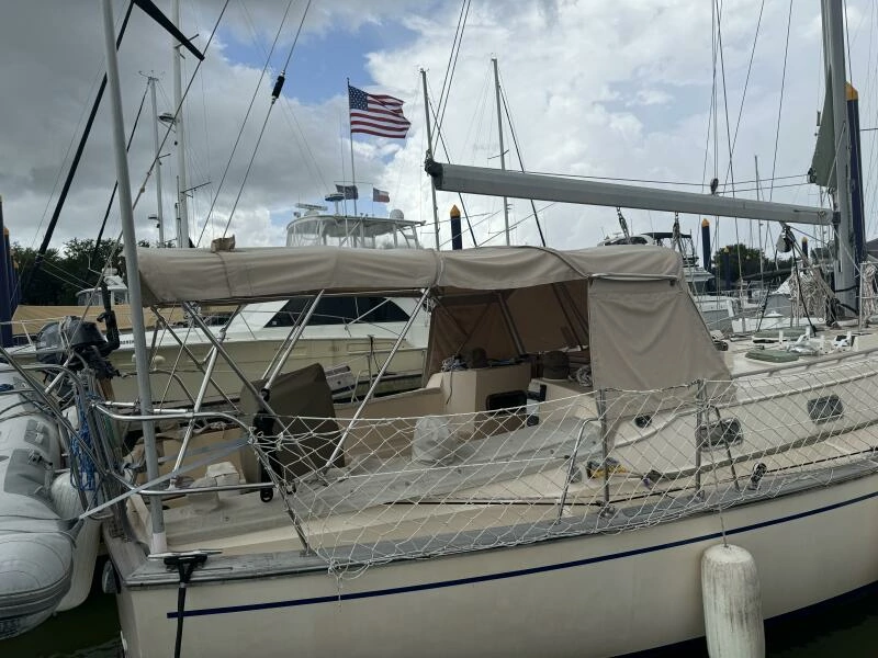 1992 Island Packet 44