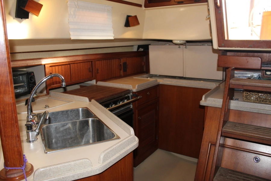 1992 Island Packet 44