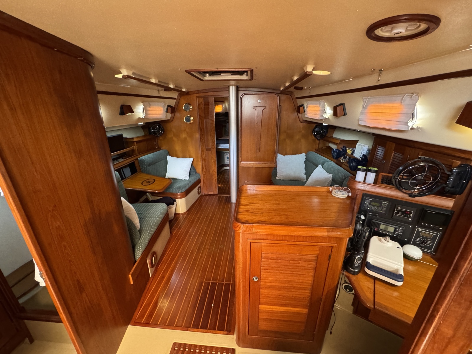 Pelicano Yacht Photos Pics 