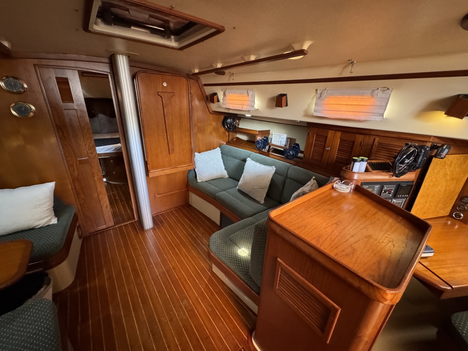 Pelicano Yacht Photos Pics 