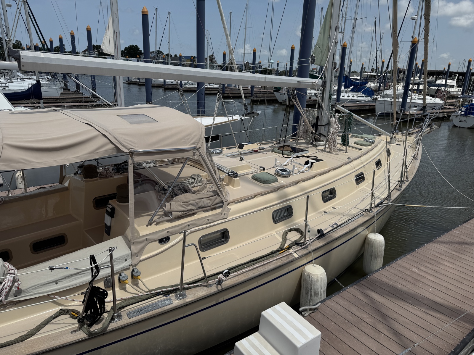 Pelicano Yacht Photos Pics 