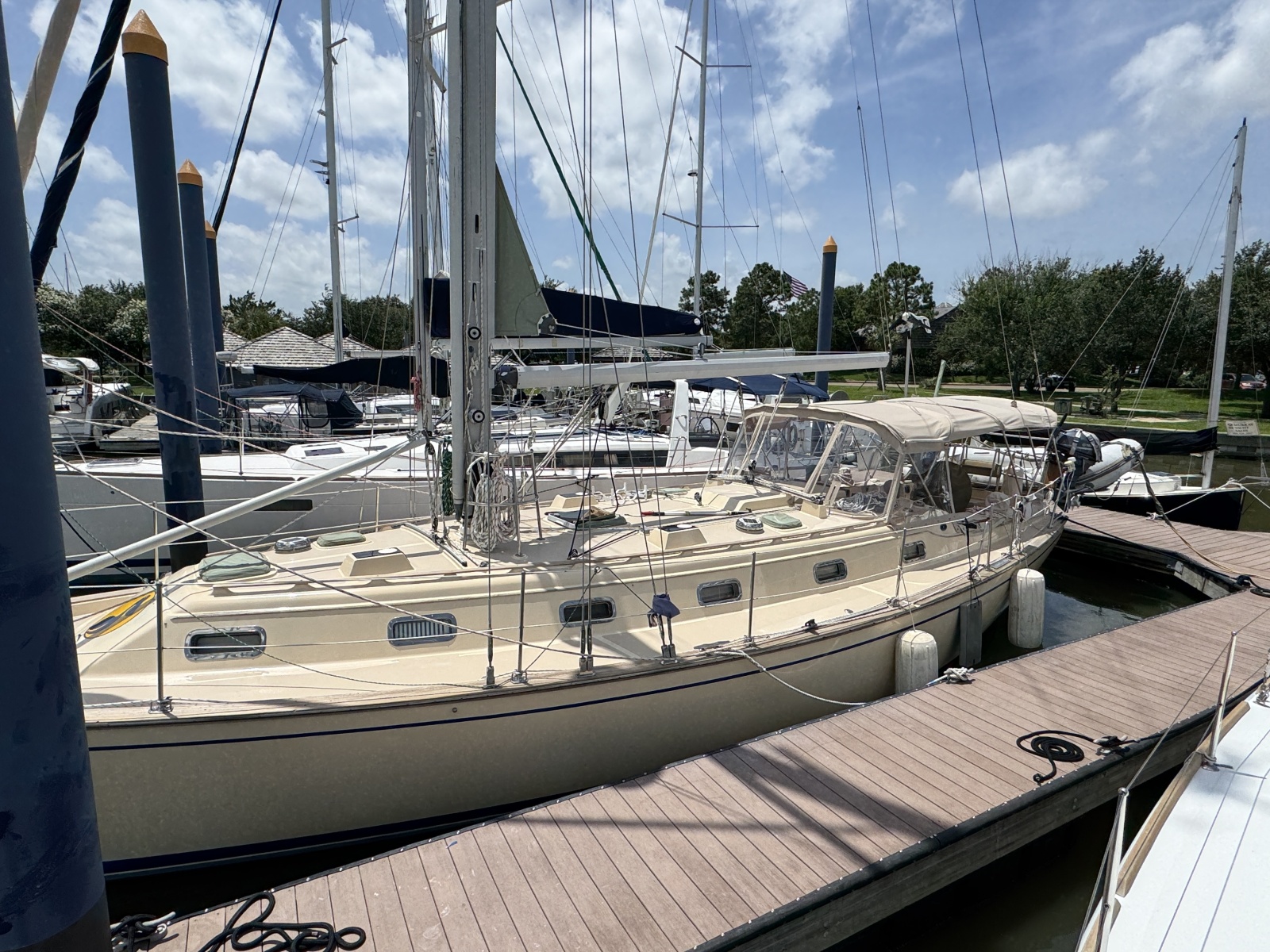 Pelicano Yacht Photos Pics 