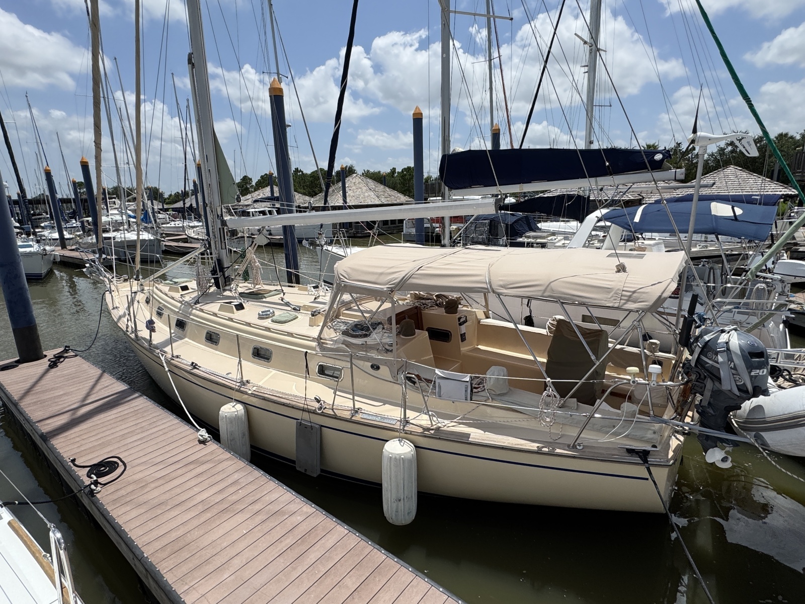 1992 Island Packet 44