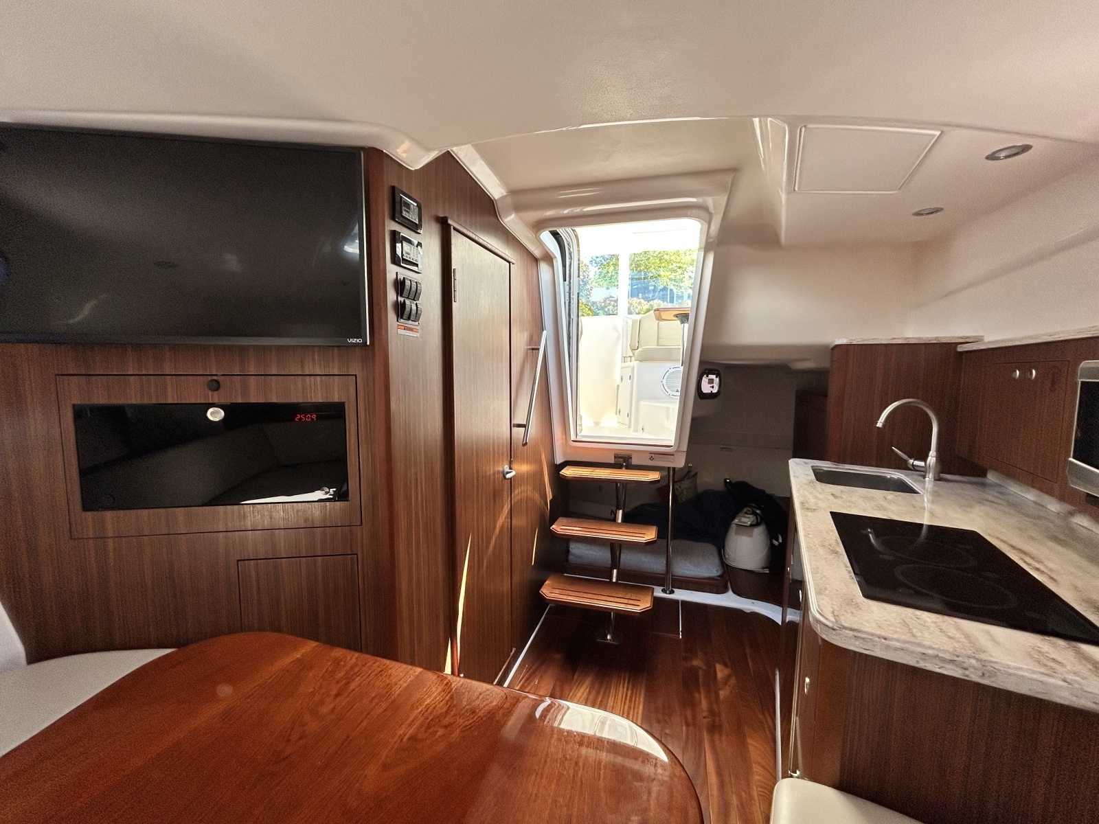 35ft Pursuit Yacht For Sale