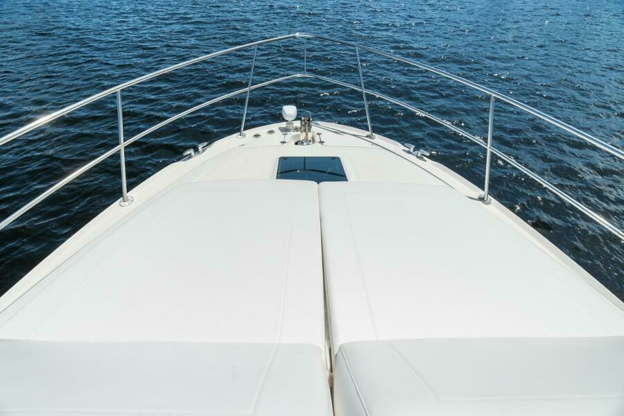 2001 Sea Ray 540 Cockpit Motor Yacht