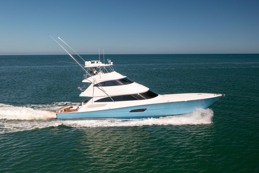 92' 2020 Viking 92 Skybridge