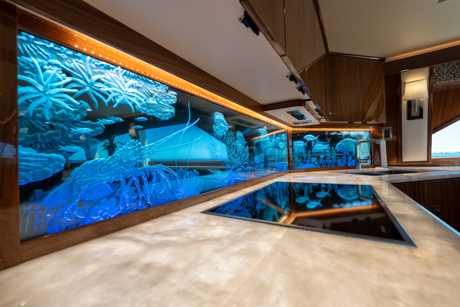 92' 2020 Viking 92 Skybridge