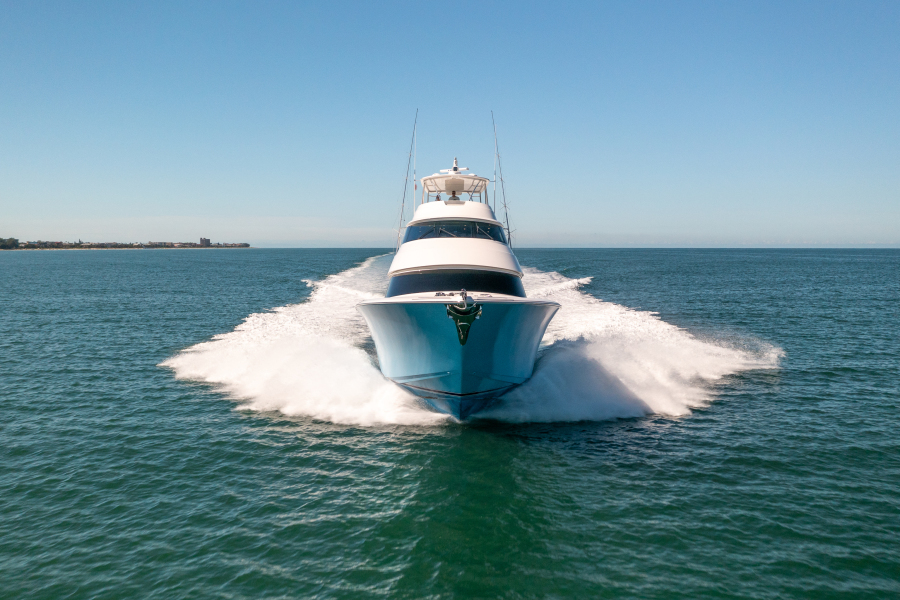 92' 2020 Viking 92 Skybridge
