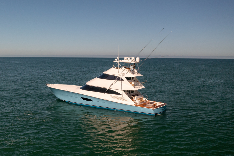 92' 2020 Viking 92 Skybridge