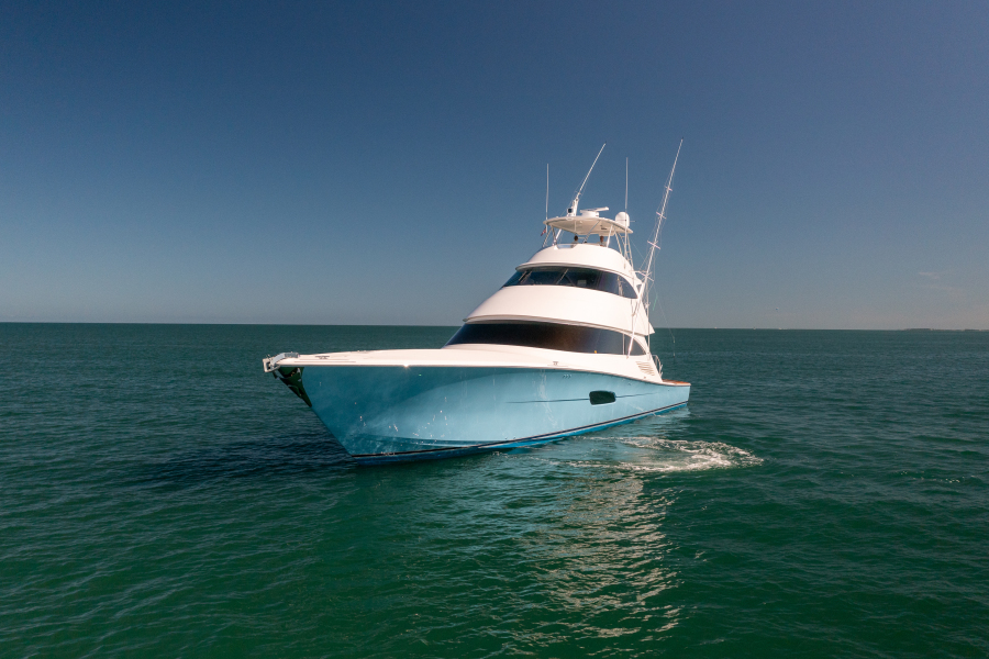 92' 2020 Viking 92 Skybridge