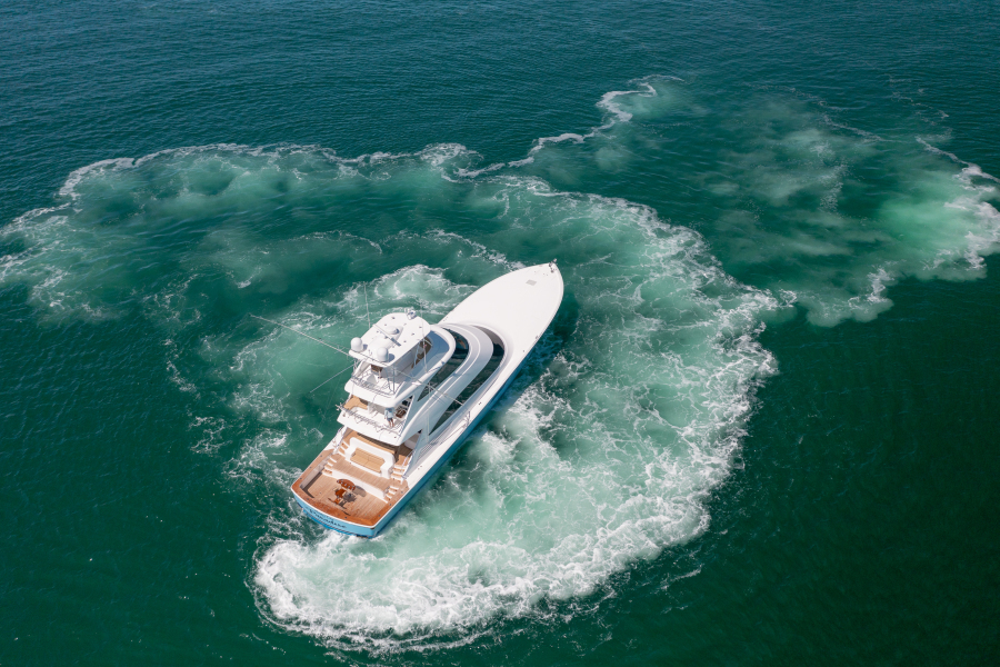 92' 2020 Viking 92 Skybridge