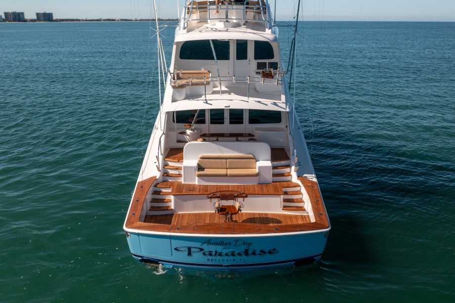 92' 2020 Viking 92 Skybridge