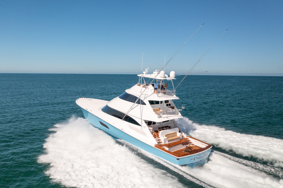 92' 2020 Viking 92 Skybridge