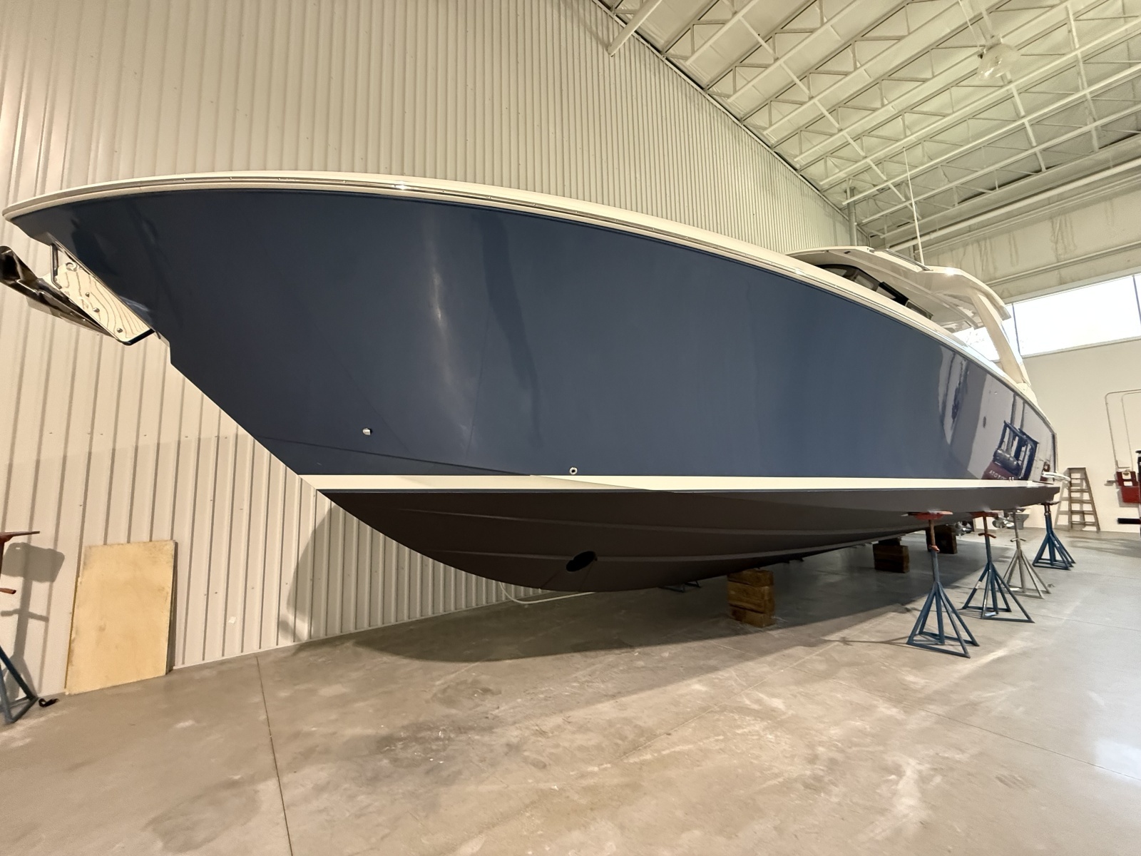 2023 Tiara Yachts 48 LS