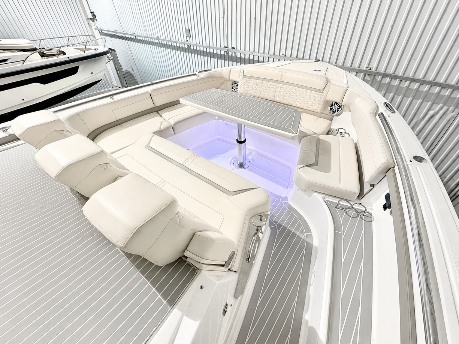 2023 Tiara Yachts 48 LS