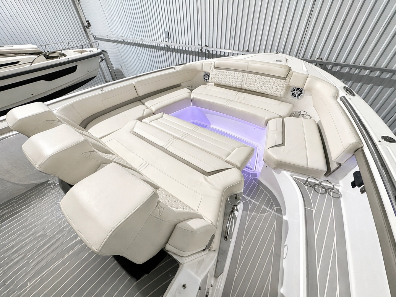 2023 Tiara Yachts 48 LS