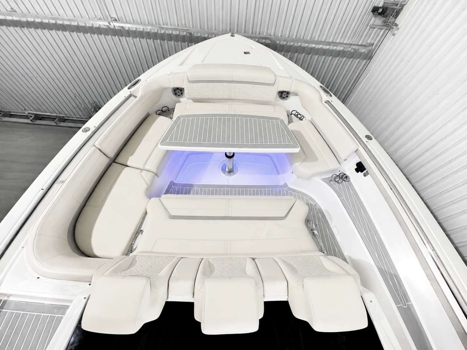 2023 Tiara Yachts 48 LS