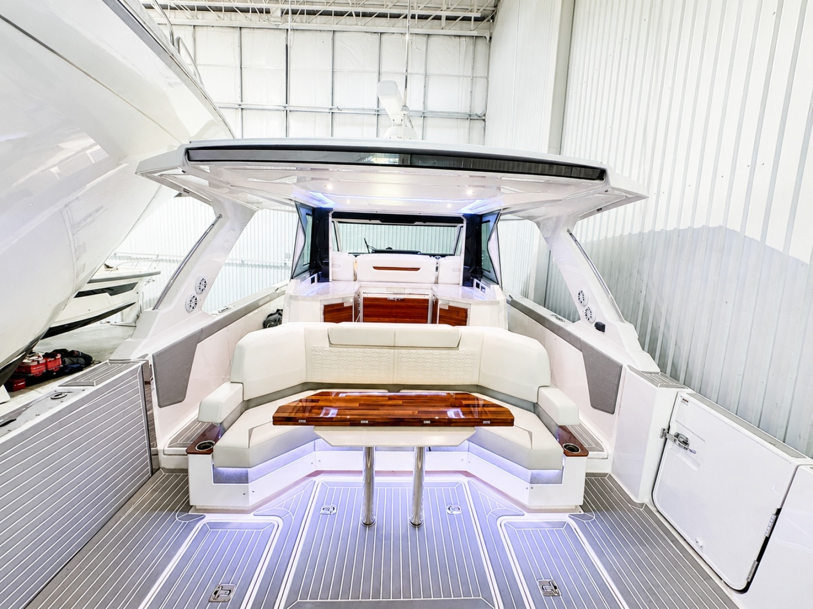 2023 Tiara Yachts 48 LS