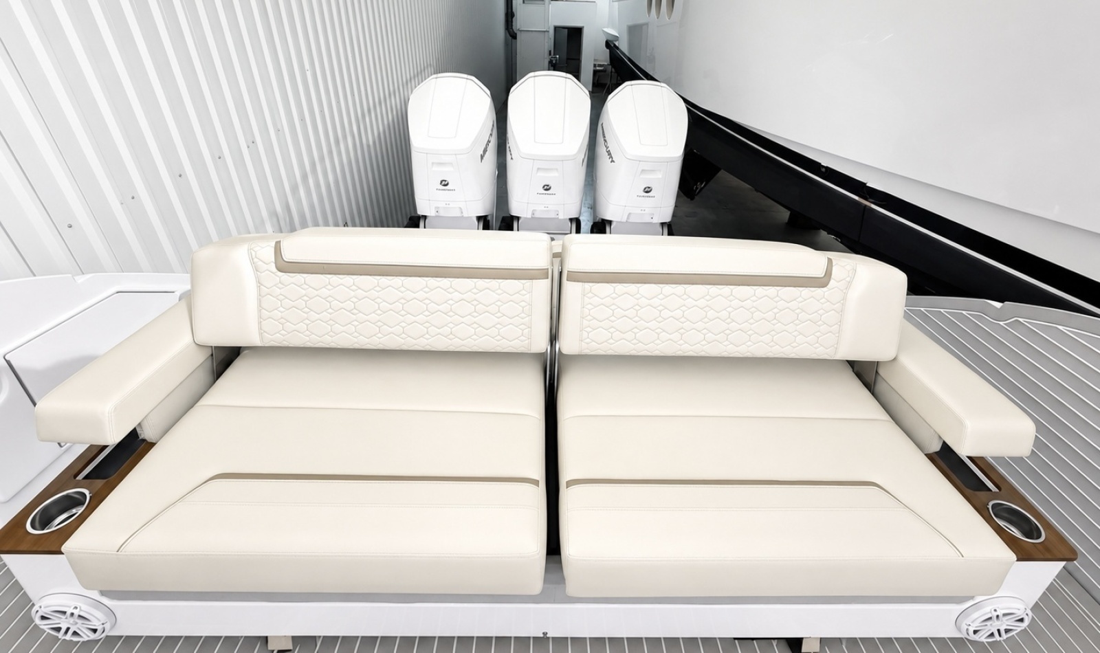 2023 Tiara Yachts 48 LS