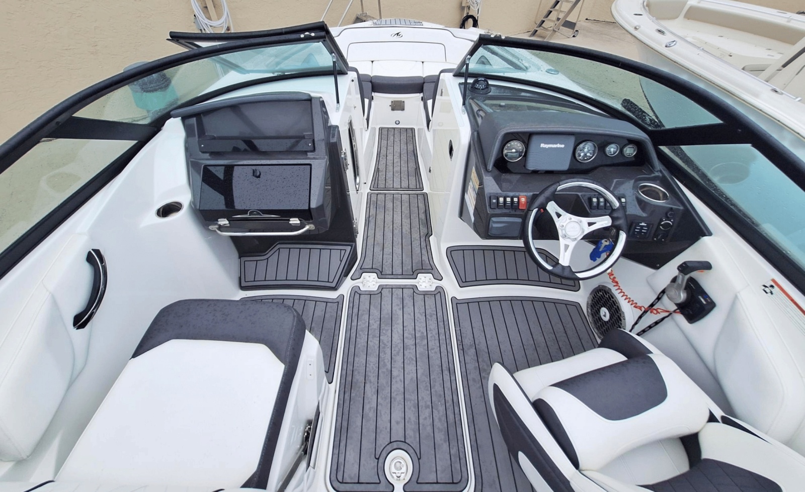 24ft Monterey Yacht For Sale
