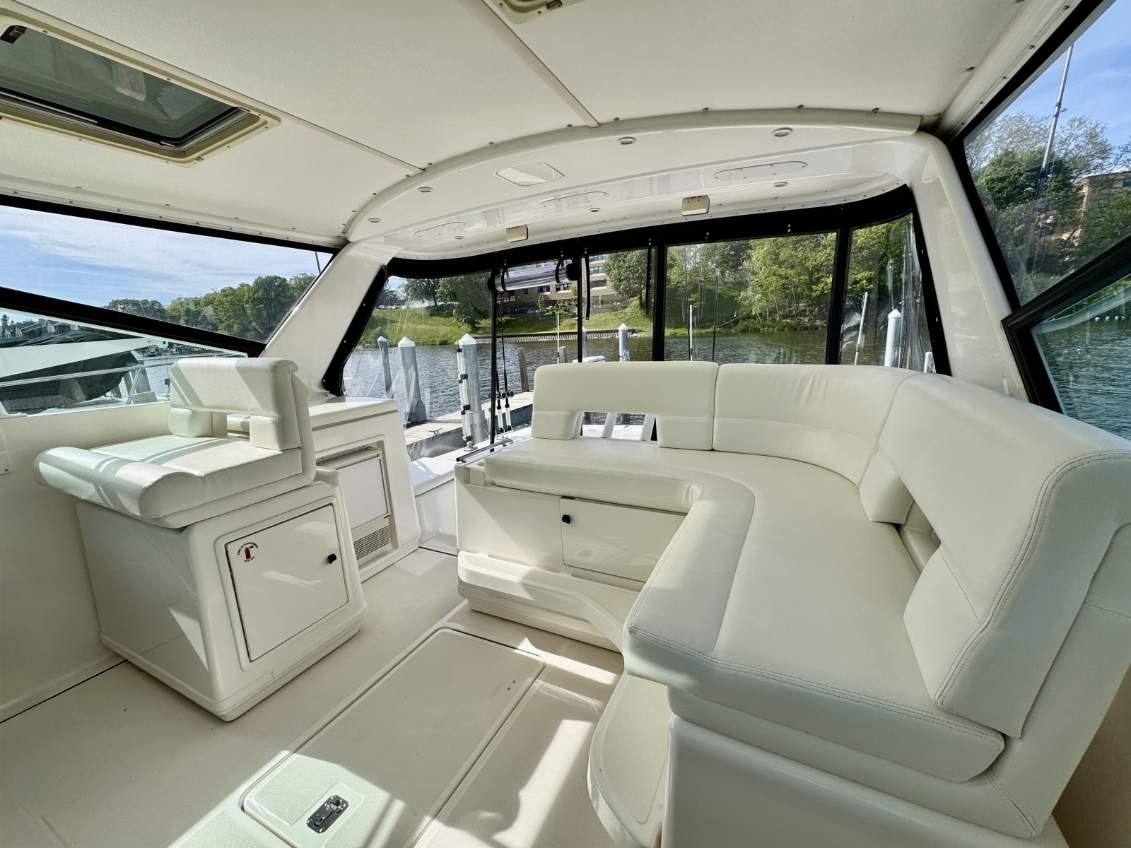 1999 Tiara Yachts 4100 Open