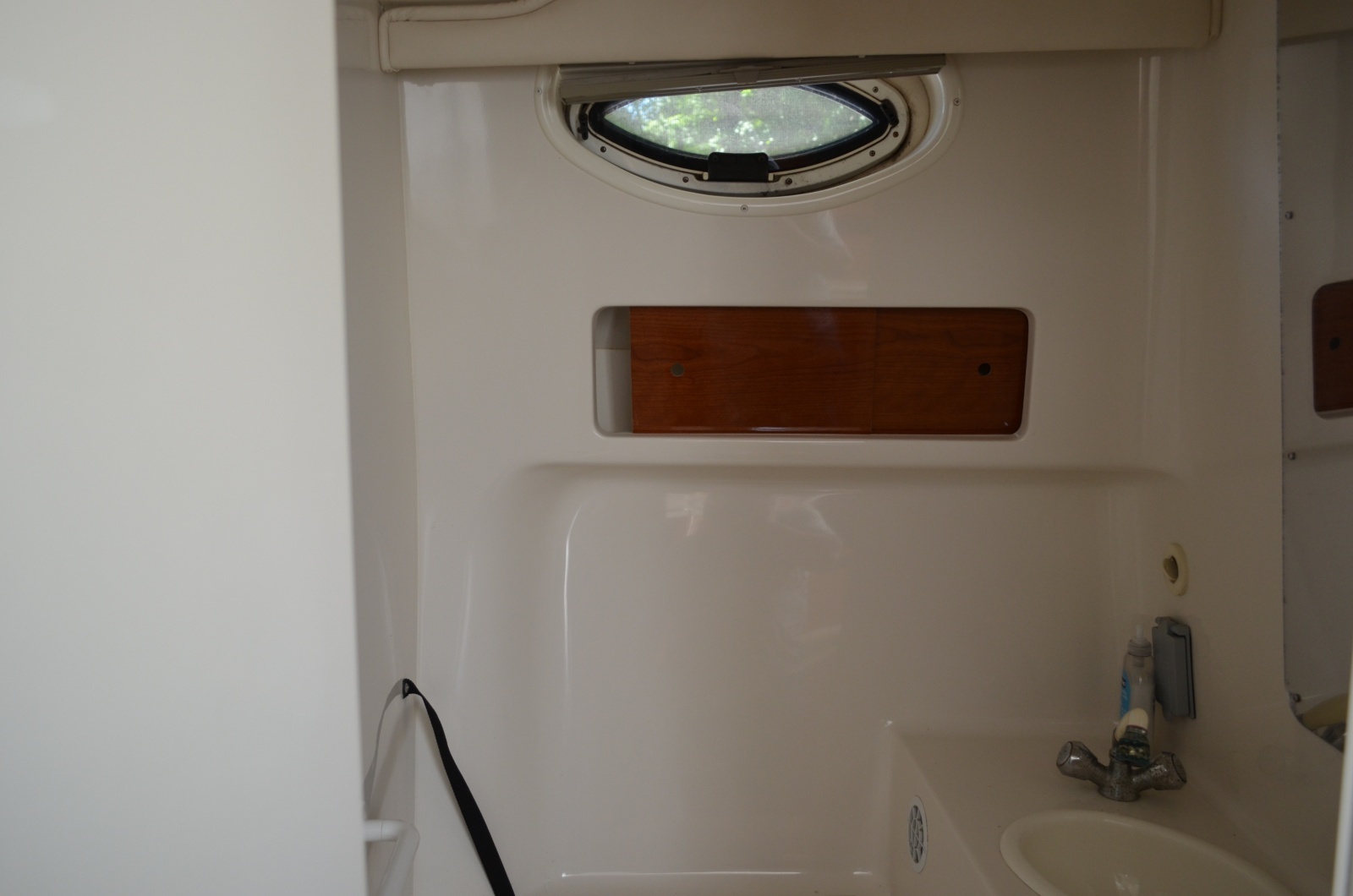 28ft Monterey Yacht For Sale