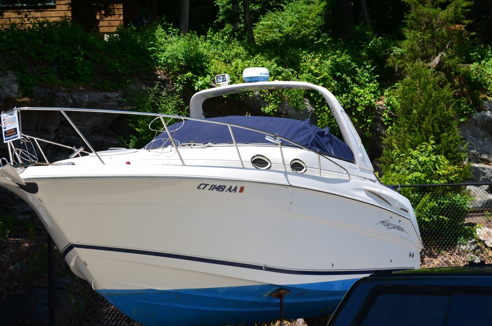 28ft Monterey Yacht For Sale