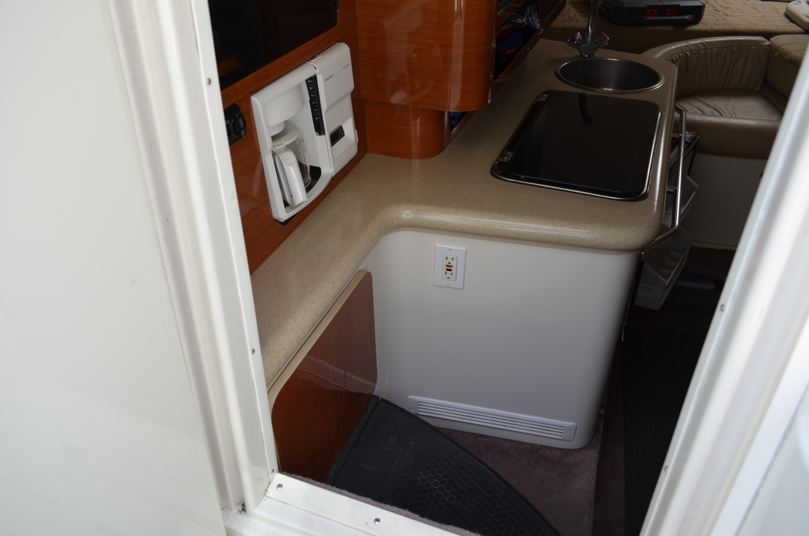 28ft Monterey Yacht For Sale