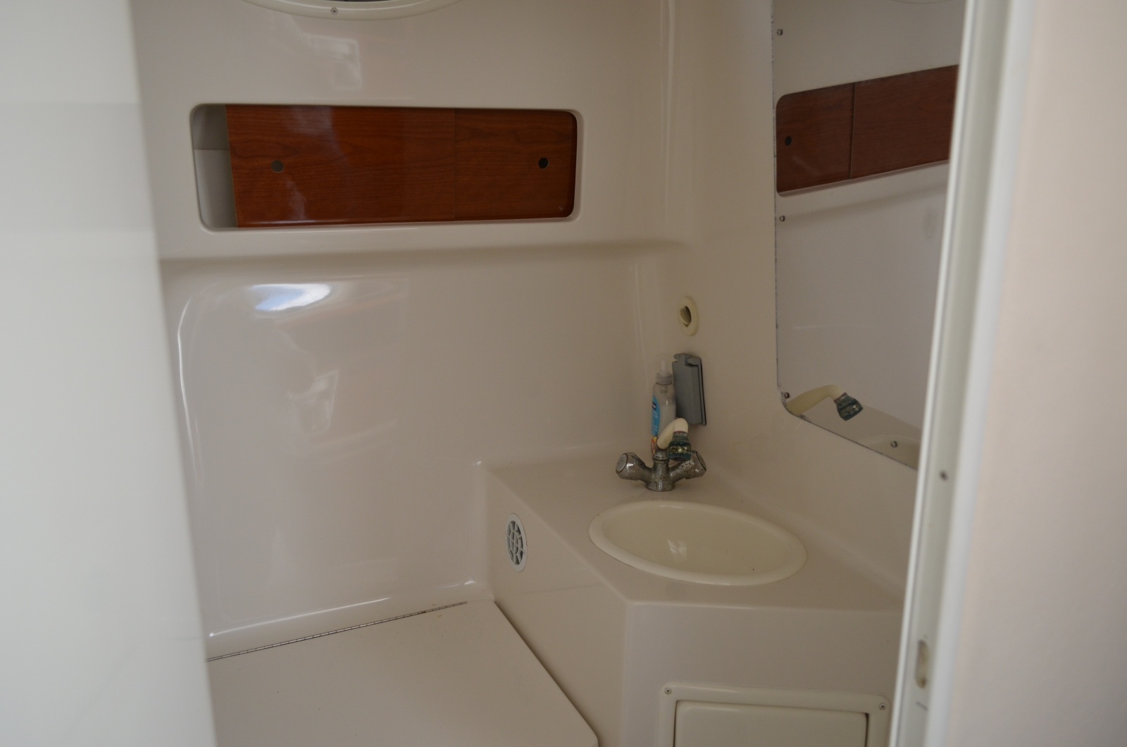 28ft Monterey Yacht For Sale