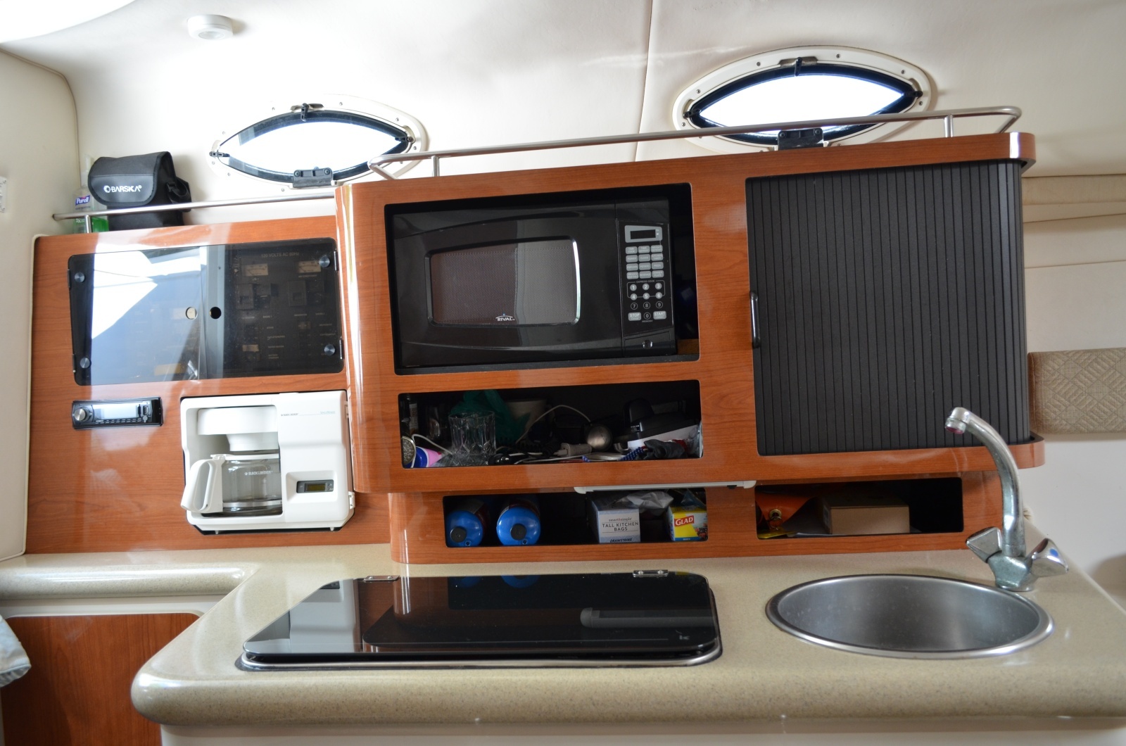 28ft Monterey Yacht For Sale