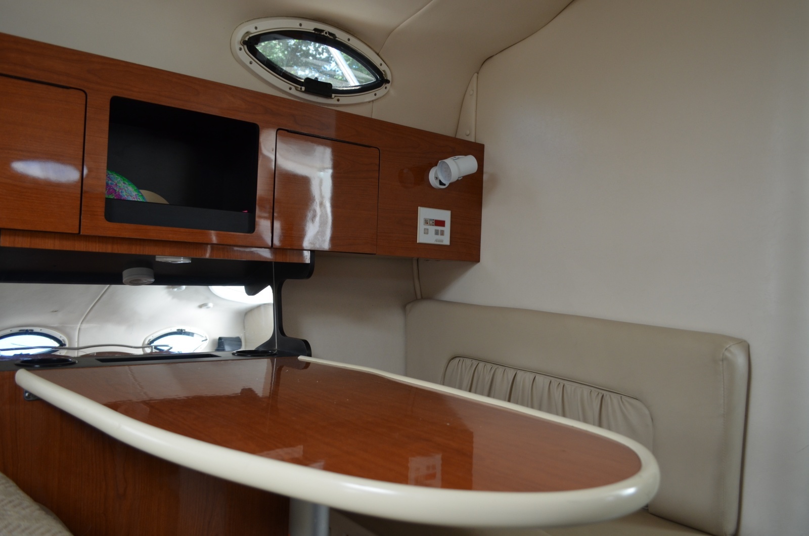 28ft Monterey Yacht For Sale