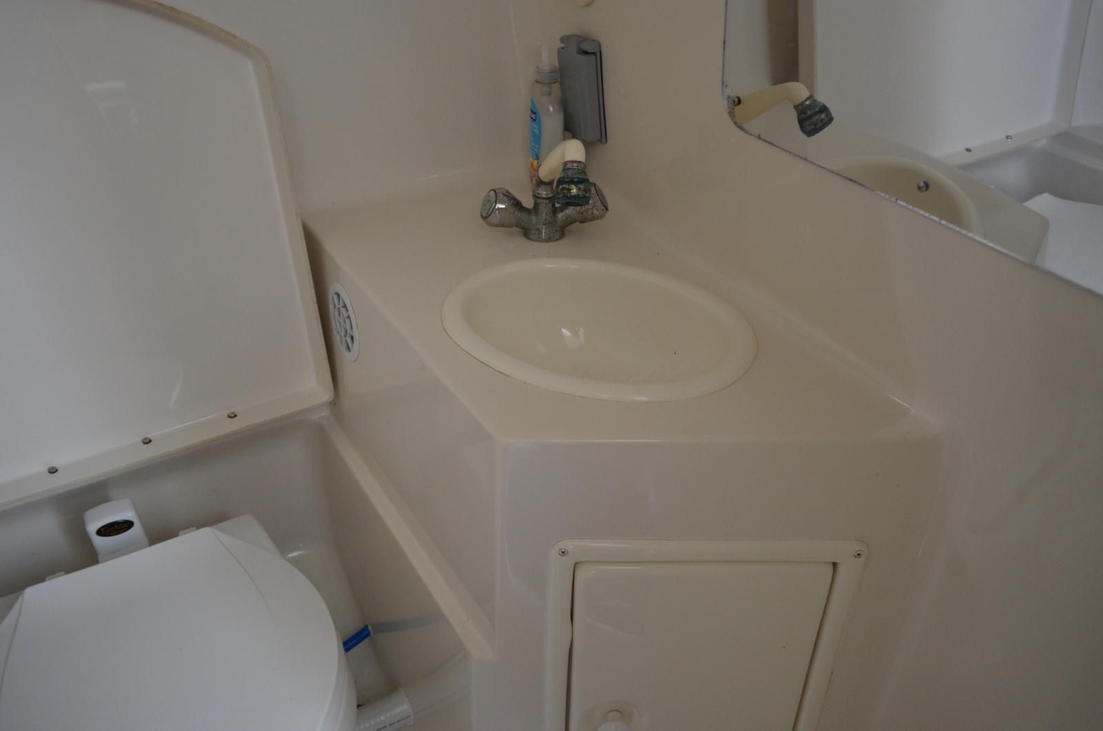 28ft Monterey Yacht For Sale