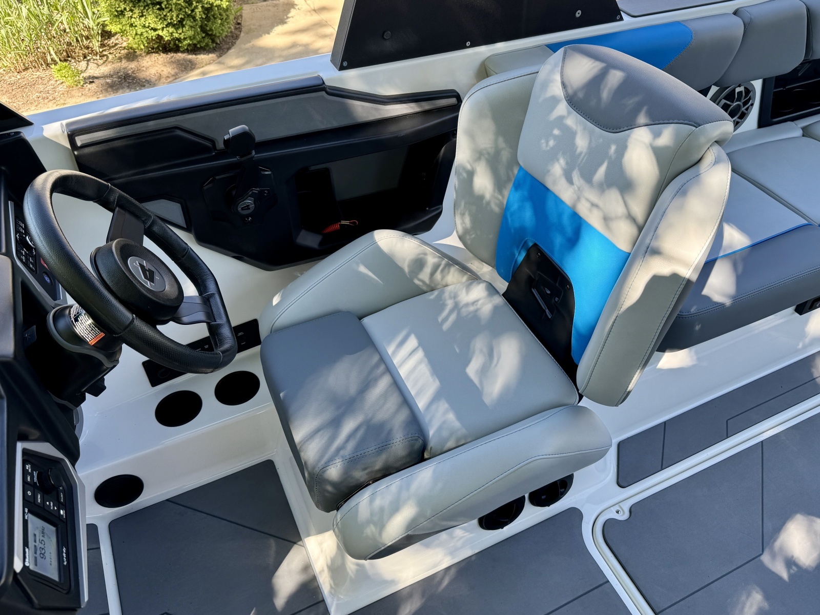 24ft Axis Yacht For Sale