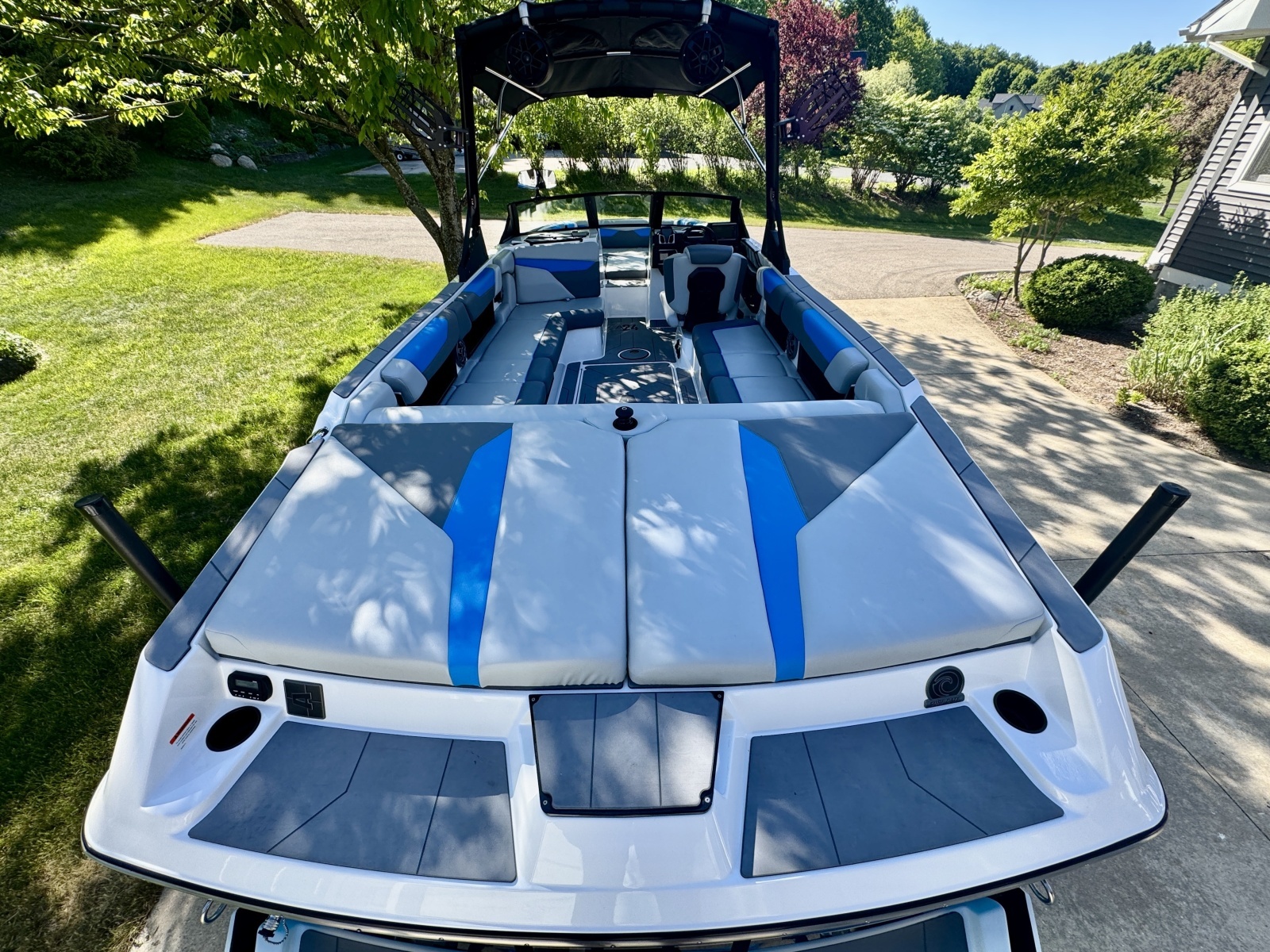 24ft Axis Yacht For Sale