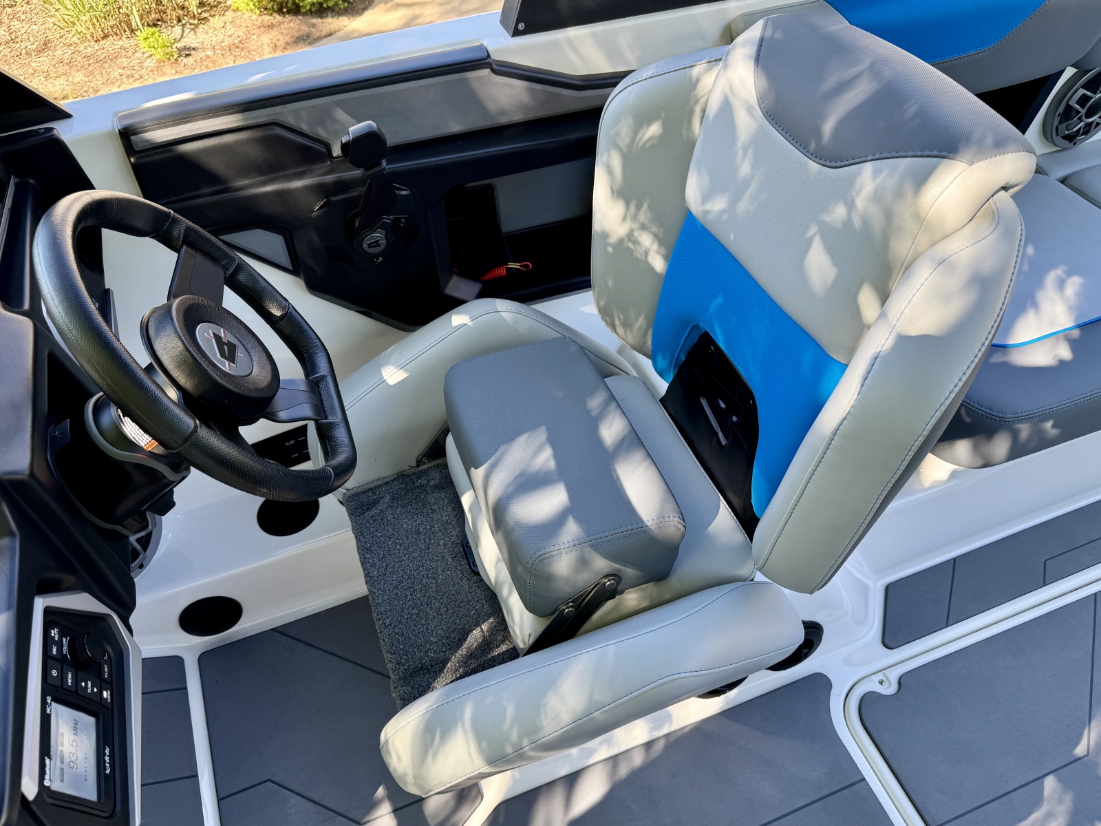 2022 Axis A24