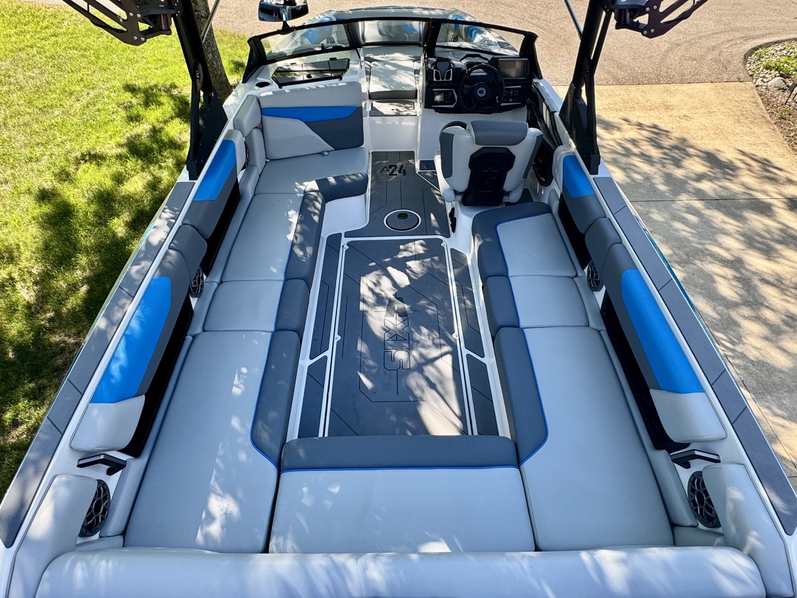 2022 Axis A24