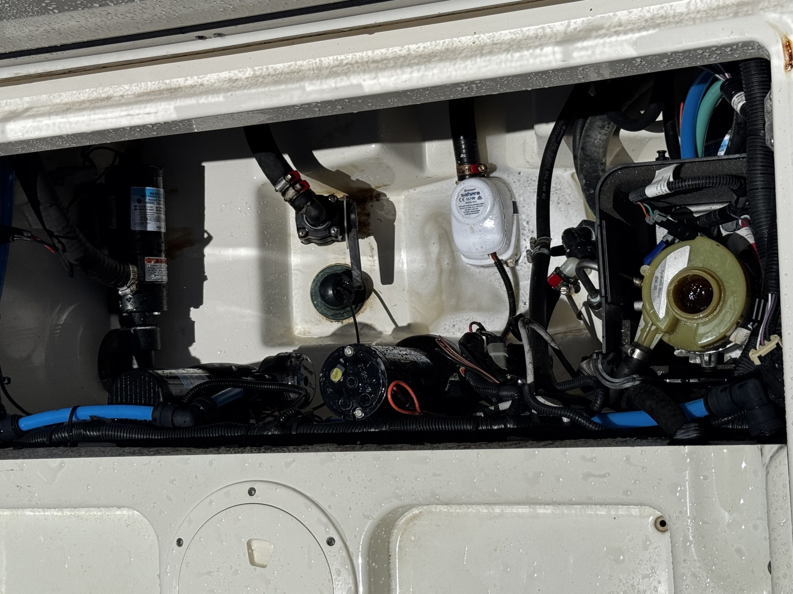 2011 Boston Whaler Outrage