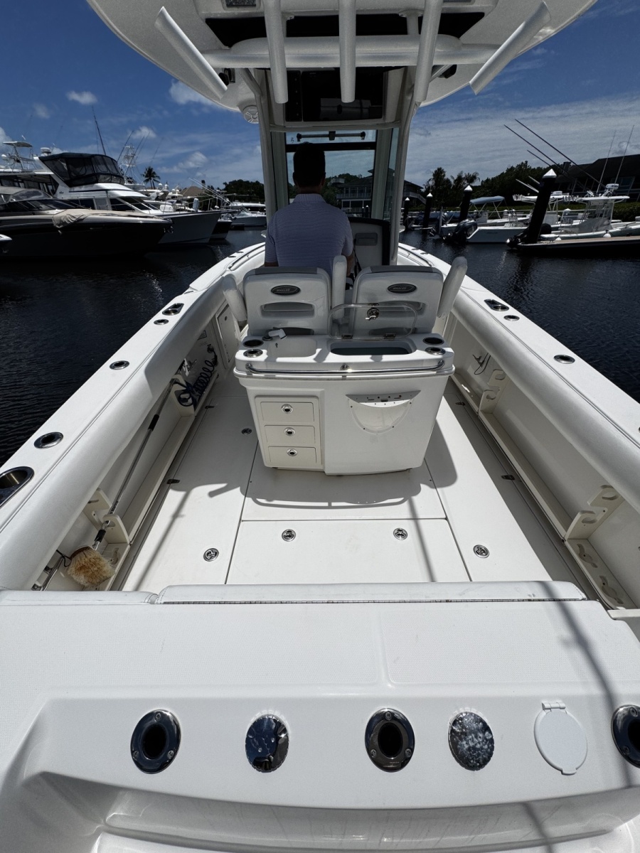 2011 Boston Whaler Outrage
