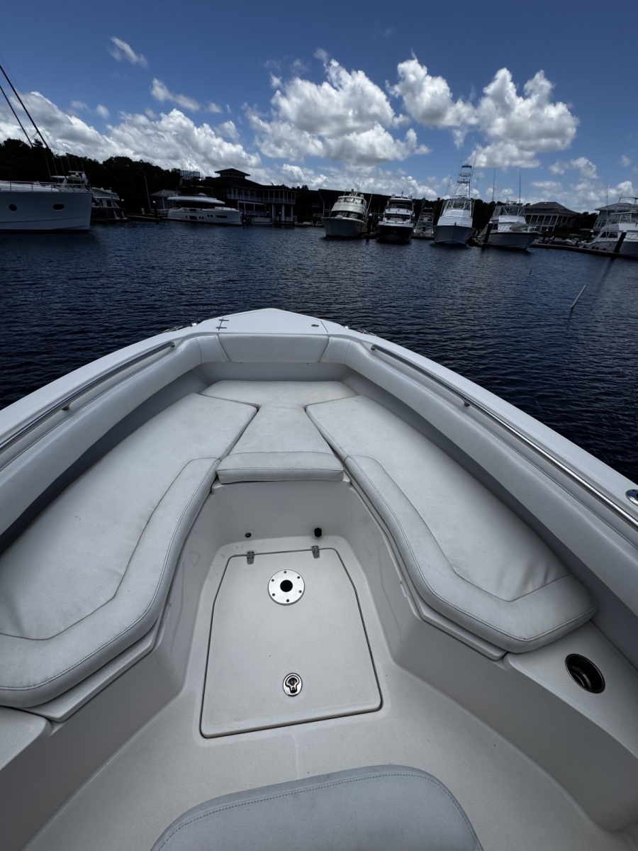 2011 Boston Whaler Outrage