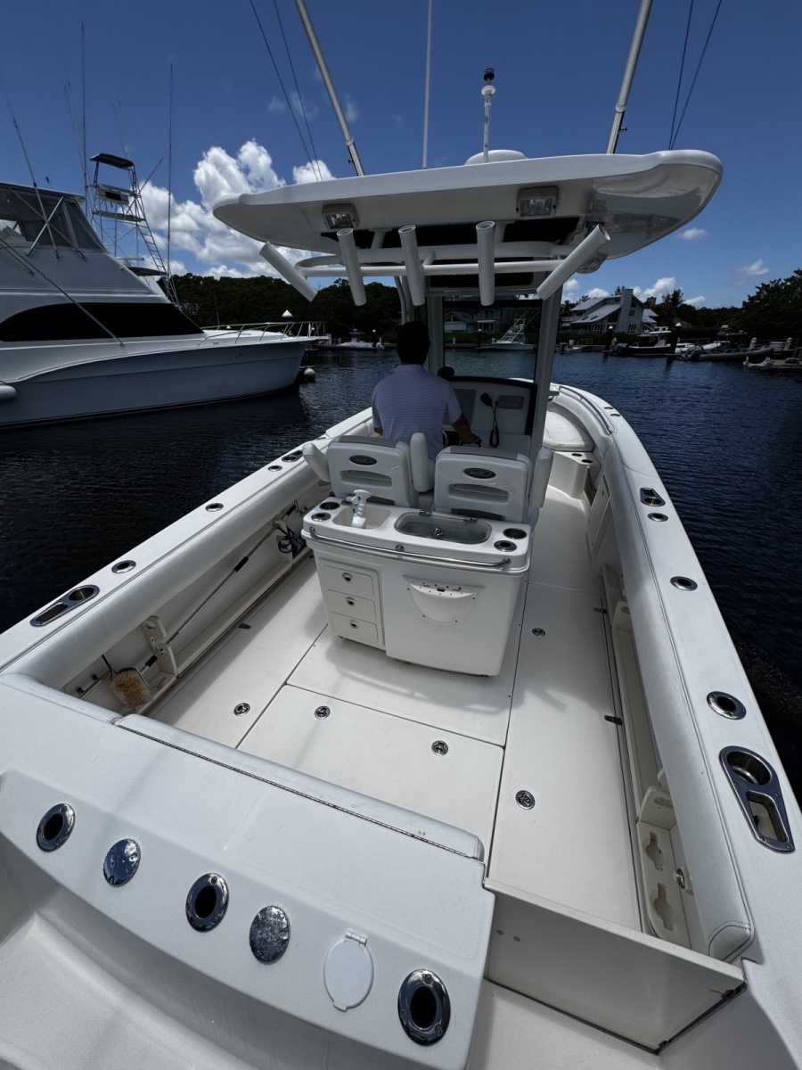 2011 Boston Whaler Outrage