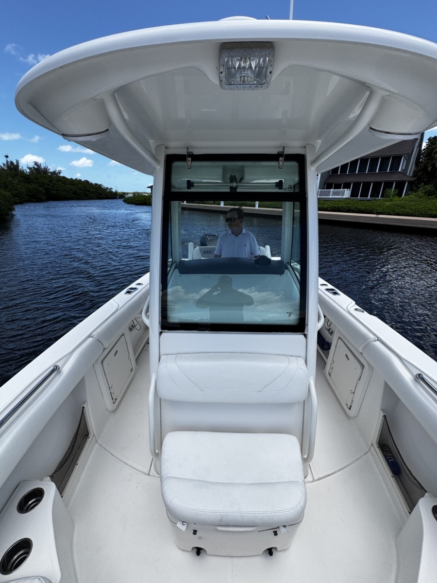 2011 Boston Whaler Outrage