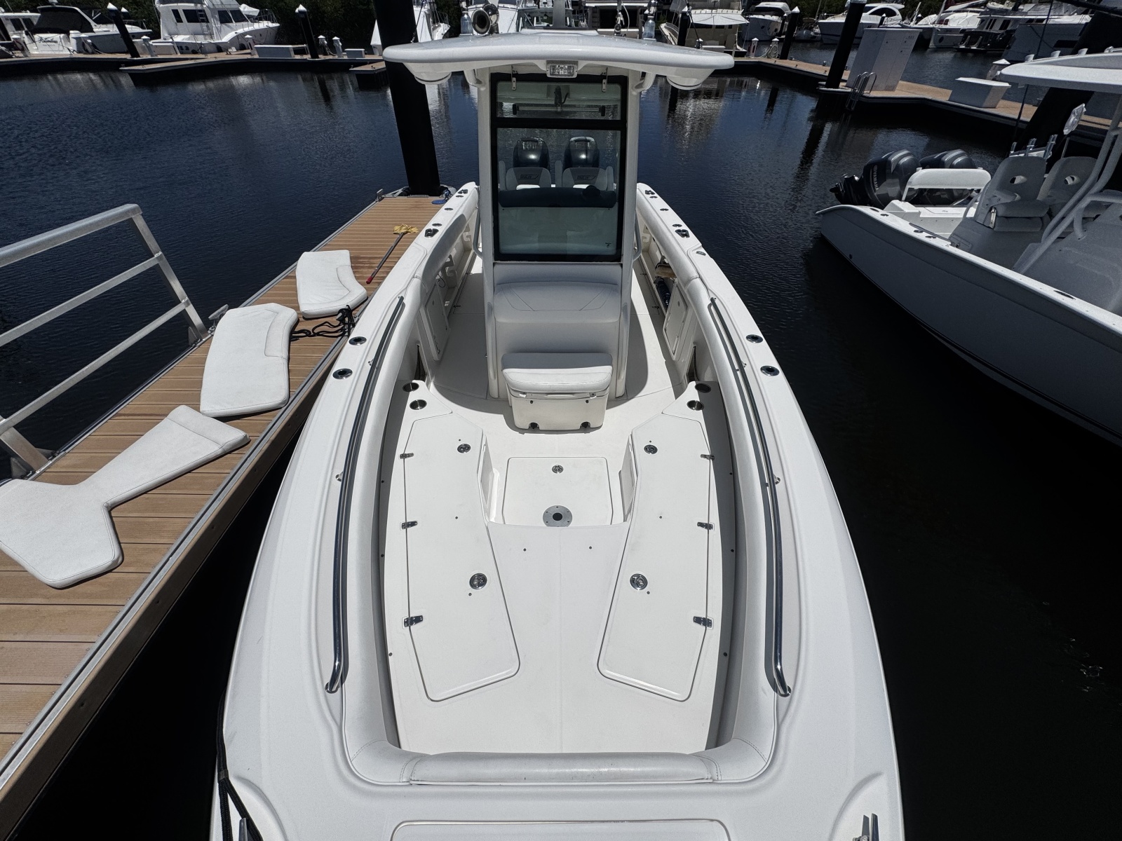 2011 Boston Whaler Outrage