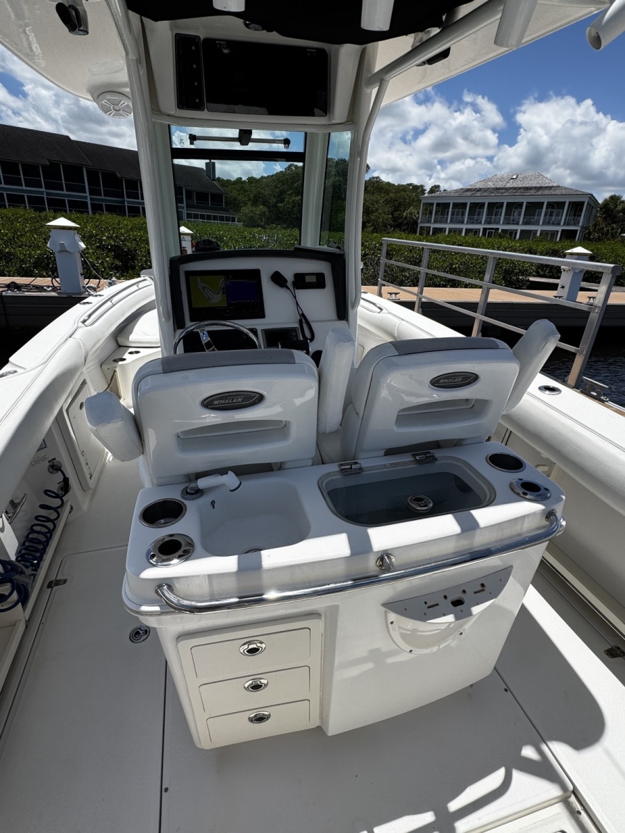 2011 Boston Whaler Outrage