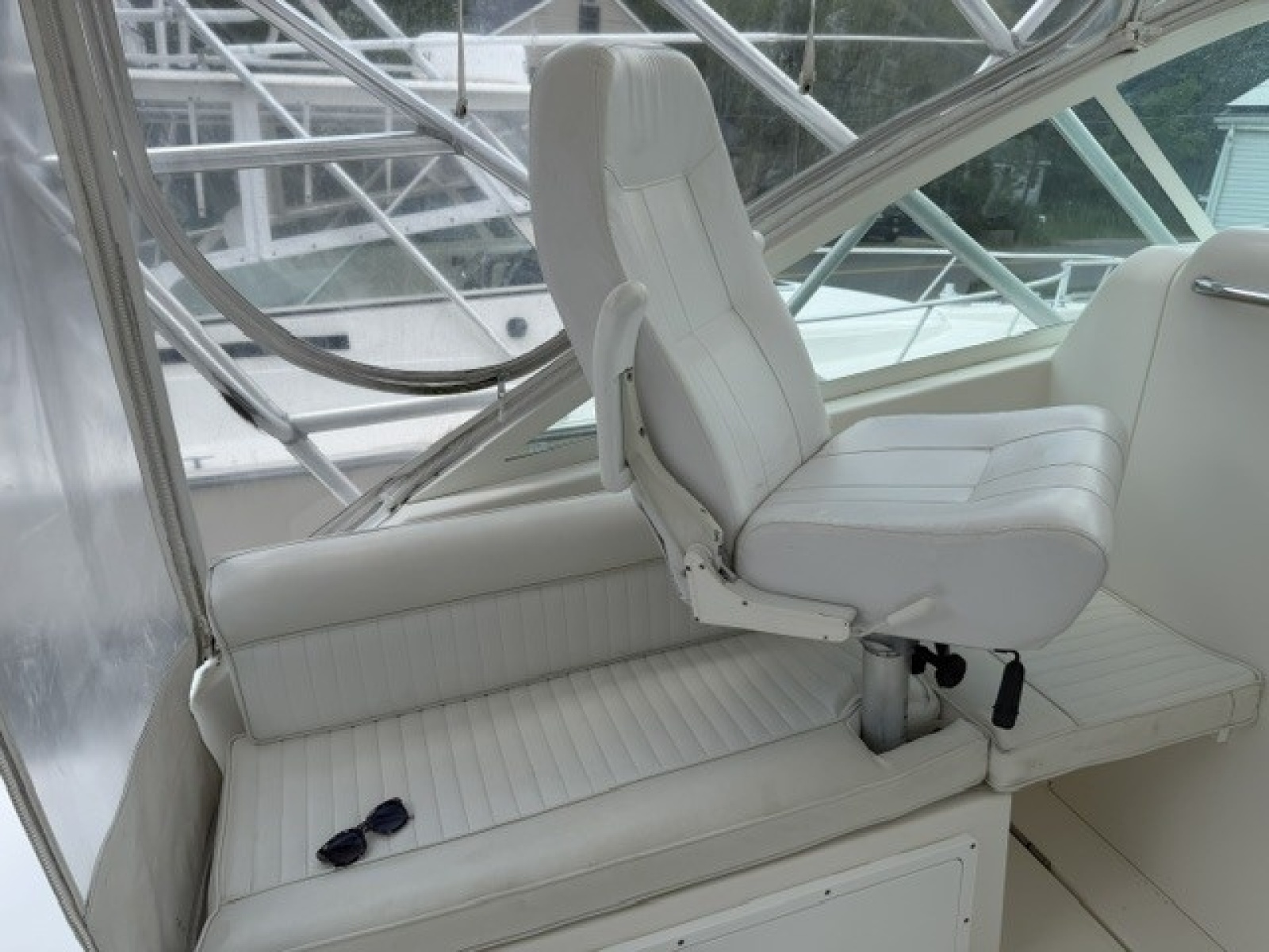 1996 Cabo 31 Express