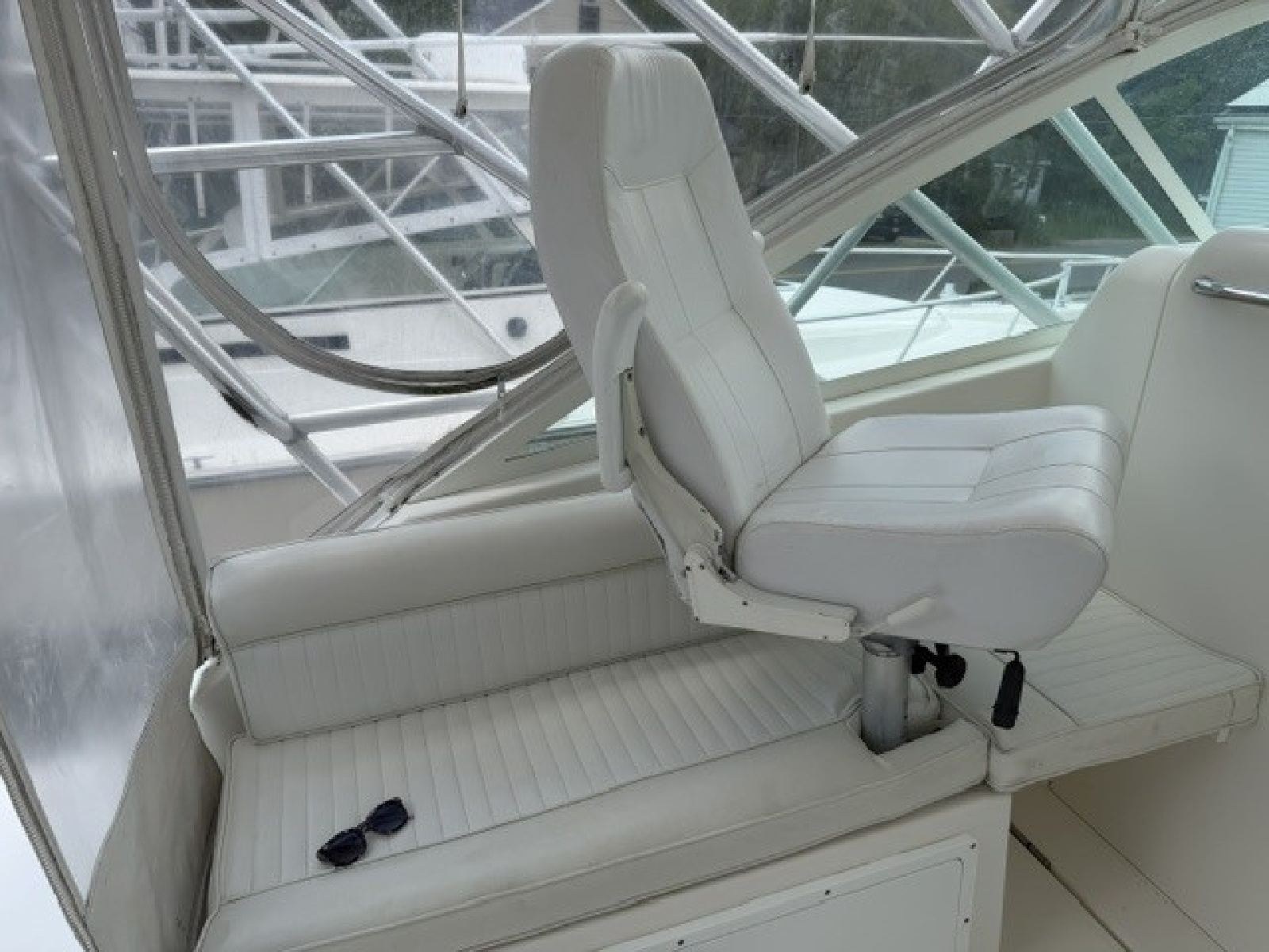 1996 Cabo 31 Express