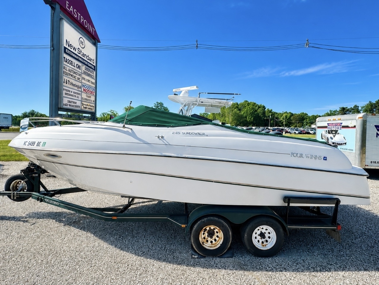 1996 Four Winns 245 SunDowner