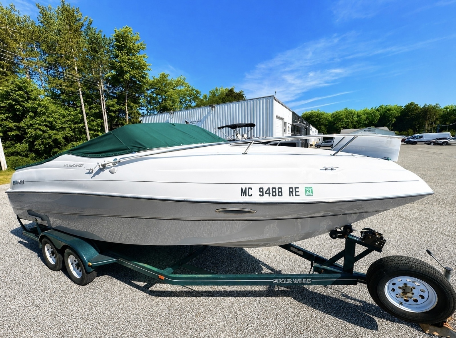 1996 Four Winns 245 SunDowner