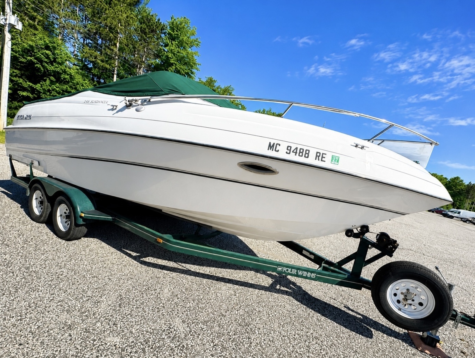1996 Four Winns 245 SunDowner