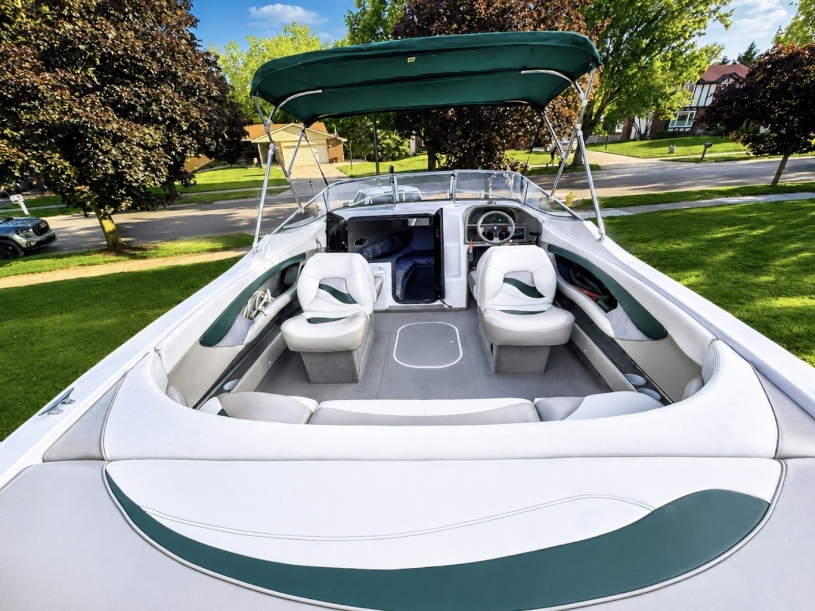 1996 Four Winns 245 SunDowner